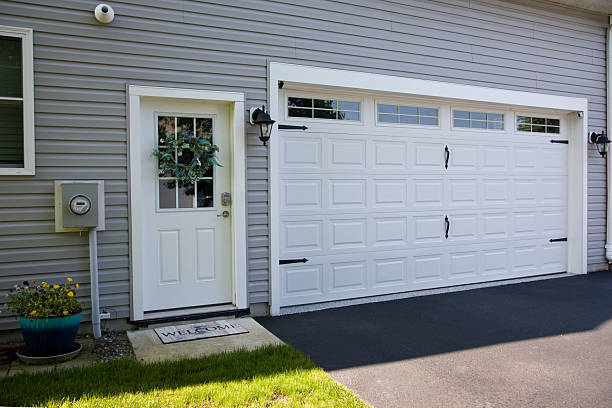 24/7 Emergency Garage Door Panel Replacement experts in Heartland, TX